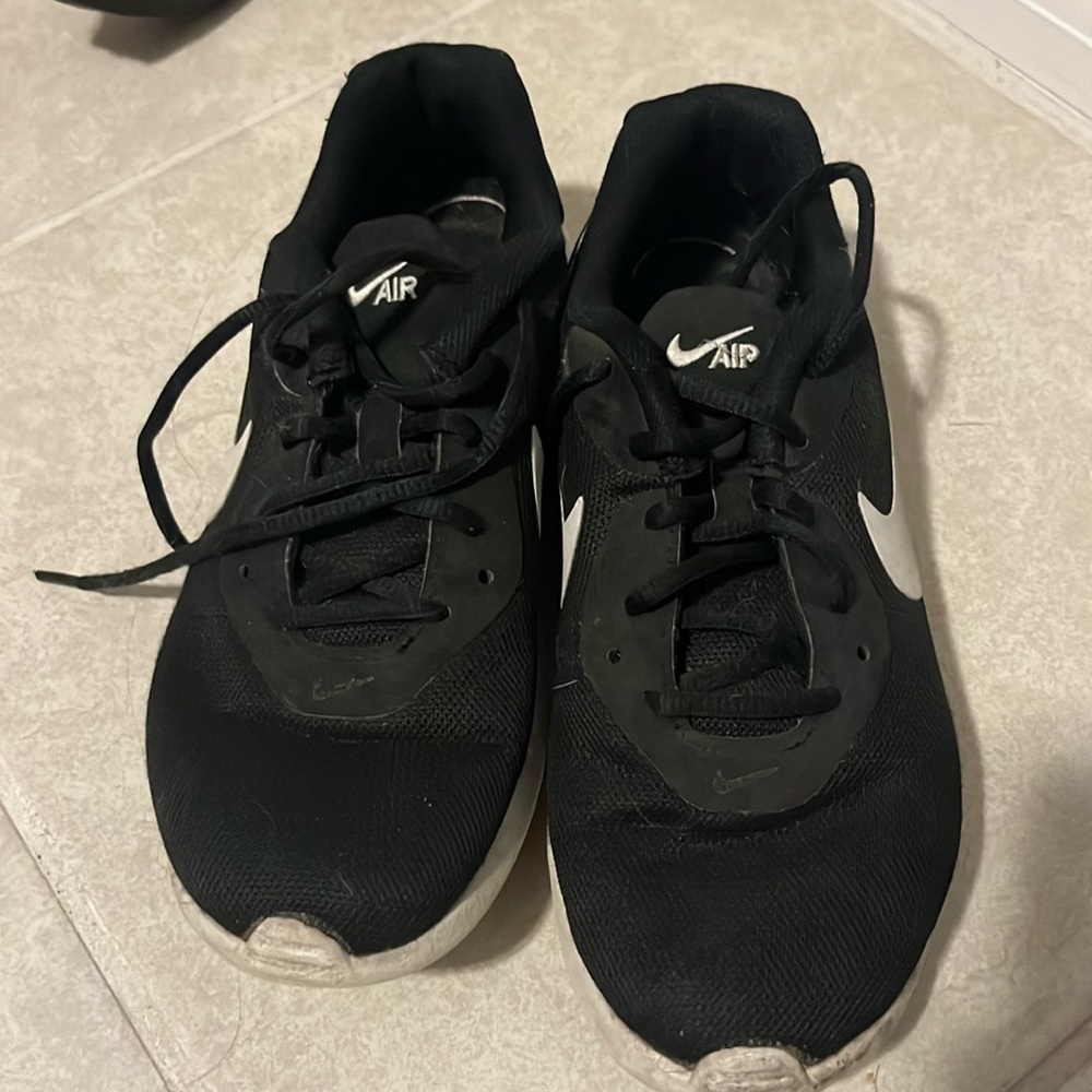 Nike Air Max Oketo Women’s Size 7.5 Black/White AQ2231-002